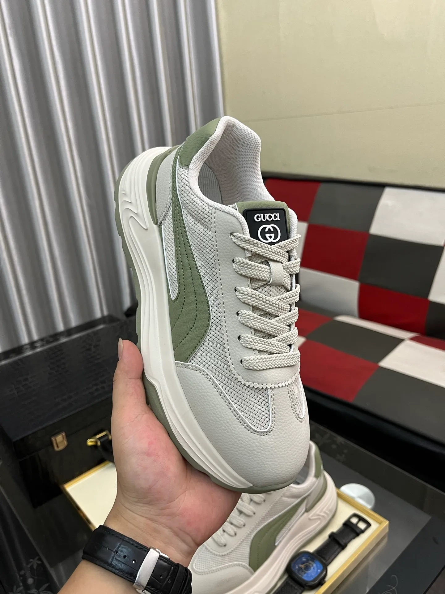 Men's Men's Shoes 💰458⌚️⌚️【GUCCI】Gucci men's latest white shoe series casual shoes! The official website is built 1:1. Upper: Made of imported cowhide, with electric embroidery ➕Inner lining: Made of high-quality first-layer pigskin, soft and comfortable. Picky material selection and exquisite workmanship give you the best enjoyment. Size: 38-443️⃣Colors available